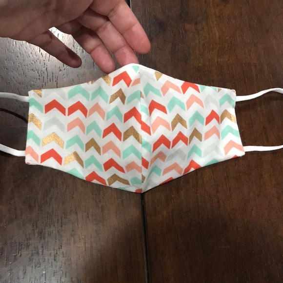 Hello Kitty and Pretty Face Mask - Picture 3 of 7